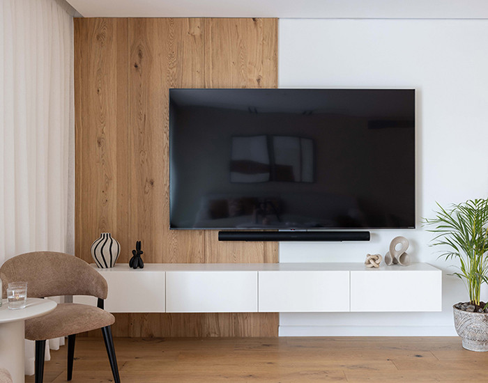 חיפוי קיר טלוויזיה שי אלימלך מעצבת פנים