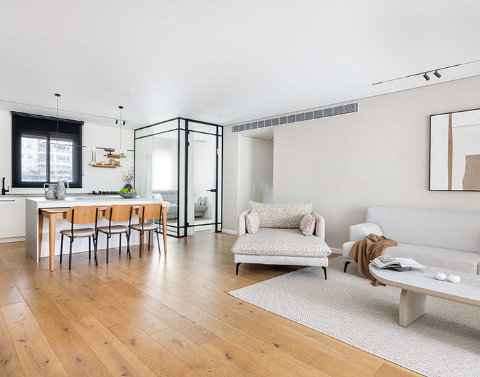 סלון מעוצב עם חדר שקוף שני אלימלך מעצבת פנים